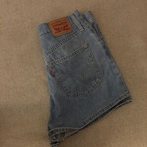 Levi's high waisted mom short